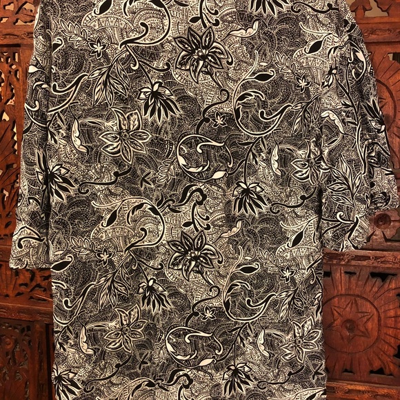 Shaw - Picture 4 of 4